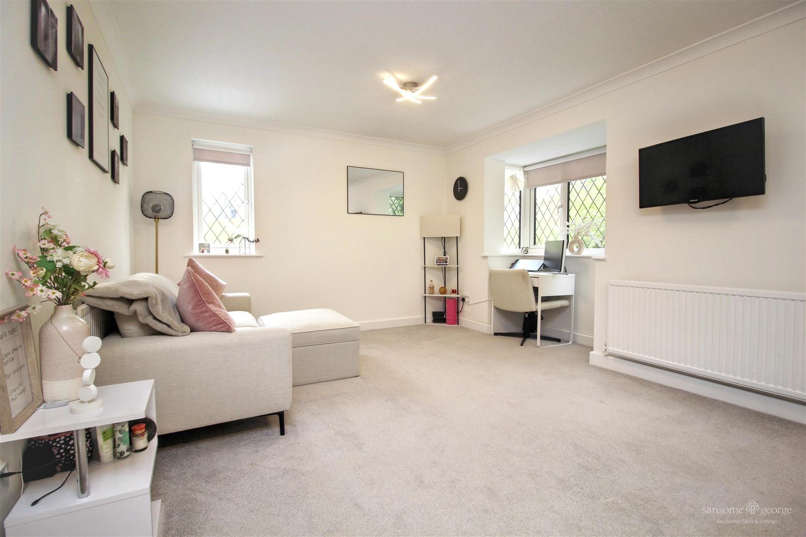 Ashmere Close, Calcot, Reading